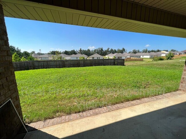 Building Photo - 1010 Brookhaven Dr