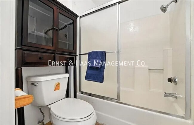 Building Photo - 955 E 3rd St