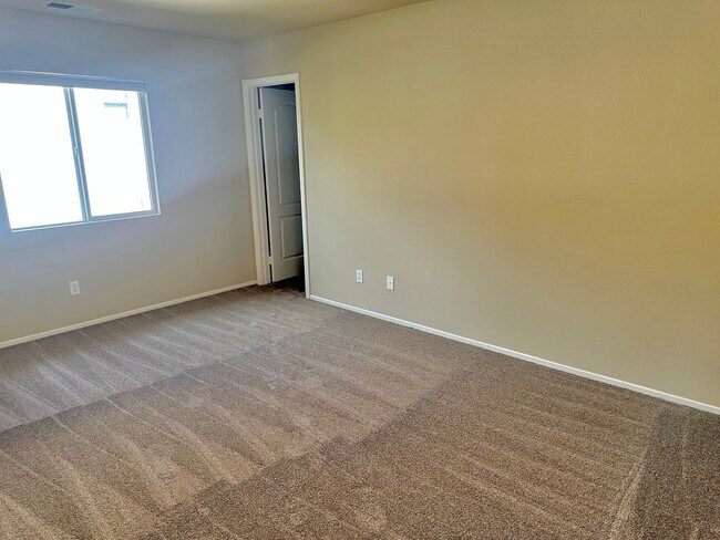Building Photo - 5 bedroom Pool Home for rent in Murrieta