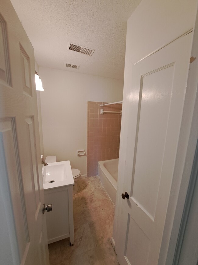 Building Photo - 5740 Pilgrim Ave