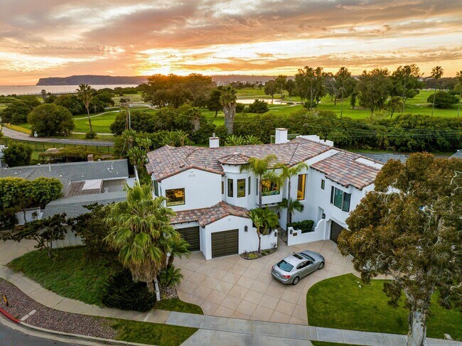 Building Photo - 1070 Coronado Ave
