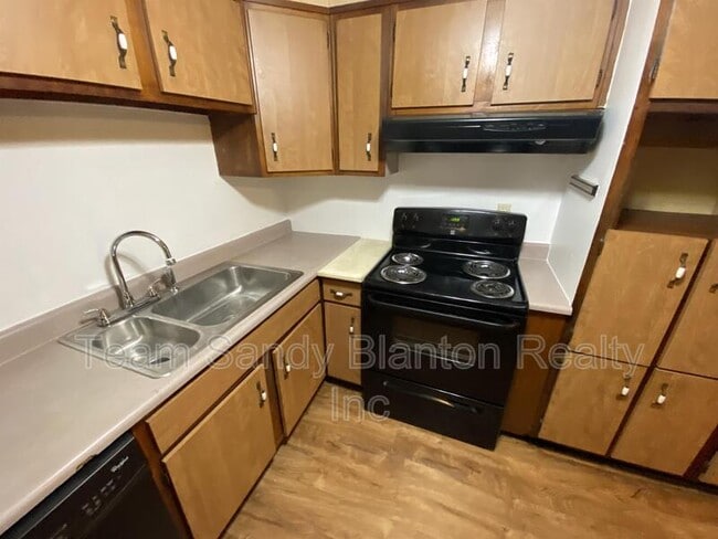 Building Photo - 4416 Creighton Rd