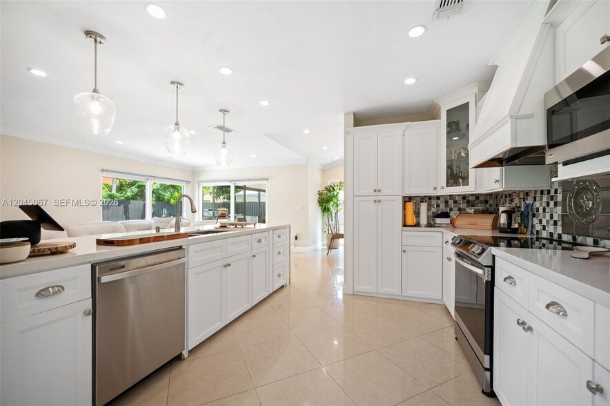 Building Photo - 982 NW 133rd Ct