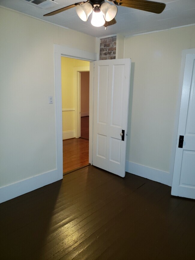 Building Photo - 820 Porter St