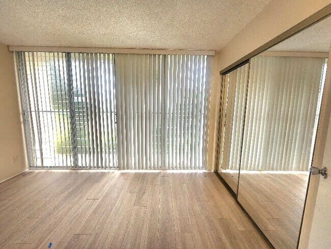 Building Photo - Northbrook-Melemanu in Waikalani Valley