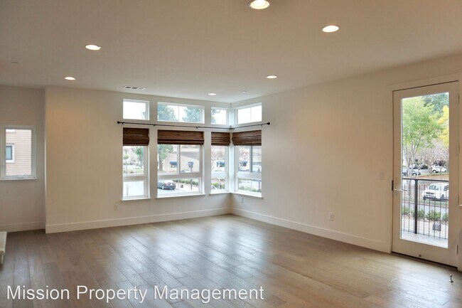 Building Photo - 4 br, 4.5 bath House - 39165 Declaration St