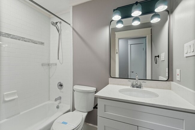 Building Photo - Beautiful 4 bedroom, 2.5 bathroom home in North Austin!!!