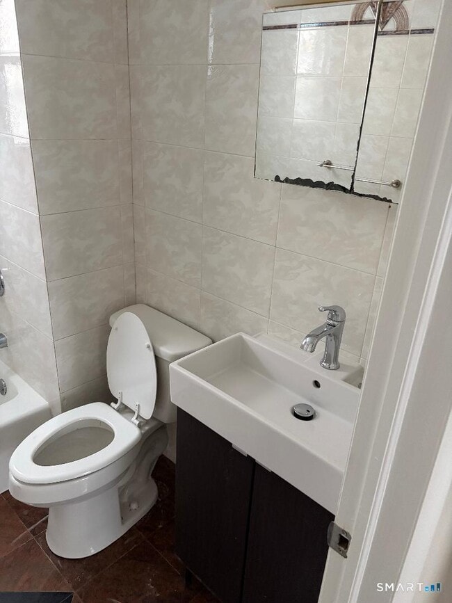 Building Photo - 38 Center St