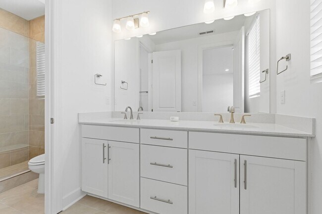 Building Photo - 320 Lynwood Station Blvd