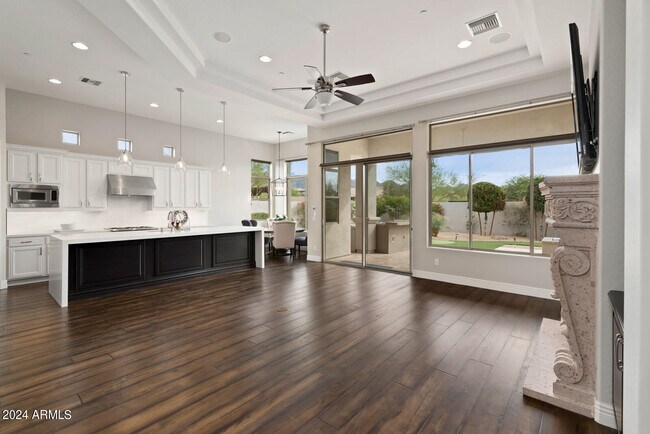 Building Photo - 9901 E Edgestone Dr