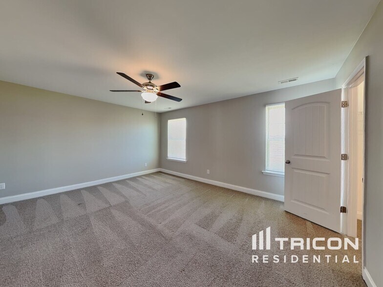 Building Photo - 3317 Lacewing Dr