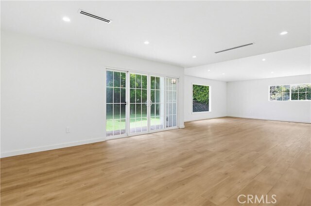 Building Photo - 5440 Alcove Ave