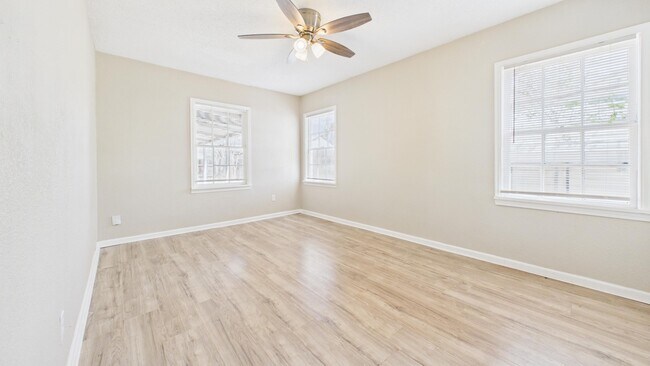 Building Photo - 2430 31st St