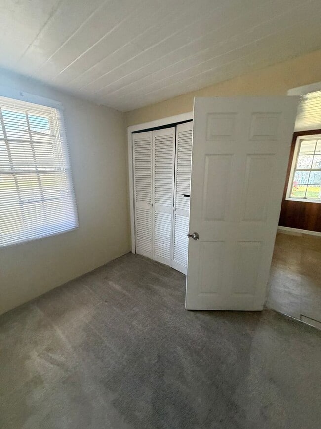 Building Photo - 607 E Gordon St