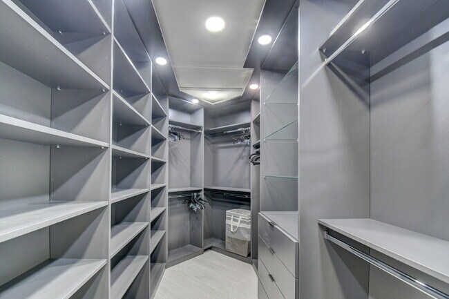 Building Photo - 13302 Doubletree Cir