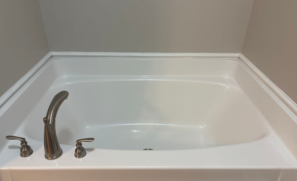 Building Photo - 648 Piney Woods Rd