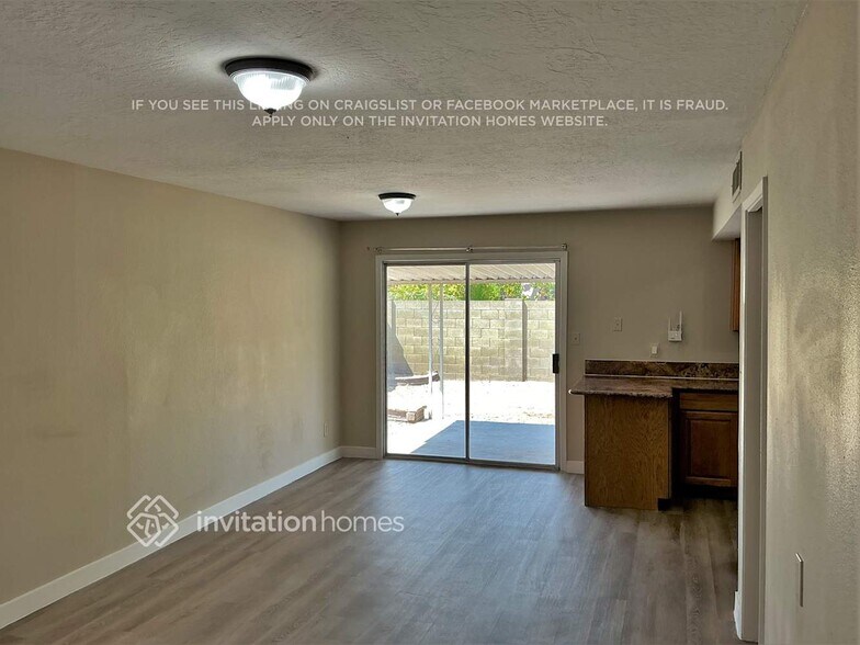 Building Photo - 1534 W Nopal Ave