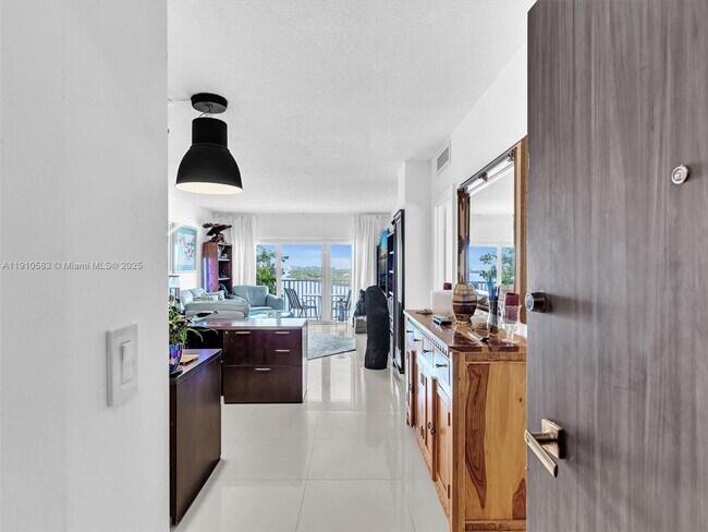 Building Photo - 300 Bayview Dr