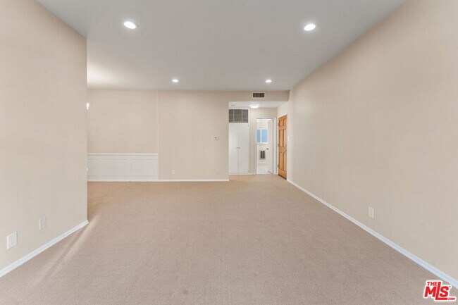 Building Photo - 115 Marguerita Ave