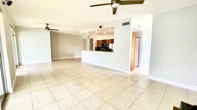 Building Photo - 107 Half Moon Cir