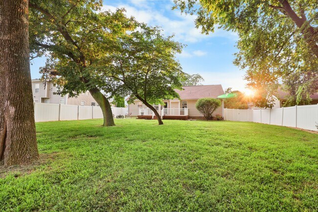Building Photo - 1633 Cedar Springs Cir
