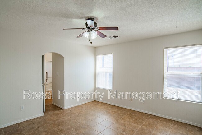 Building Photo - 1900 Cielo Oeste Pl NW