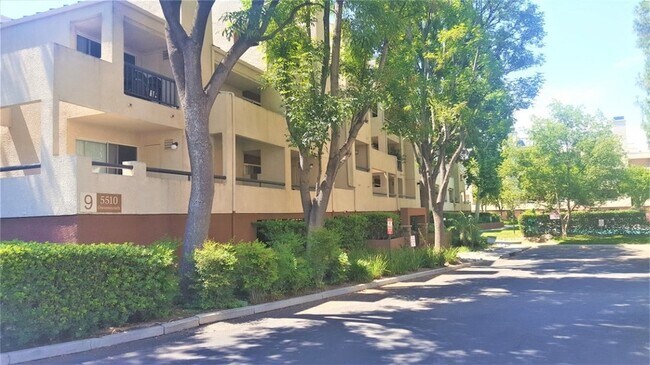 Building Photo - 5510 Owensmouth Ave
