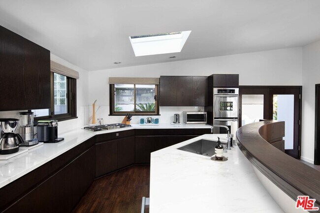 Building Photo - 31833 W Sea Level Dr