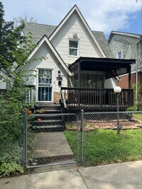 Building Photo - 15349 Cruse St