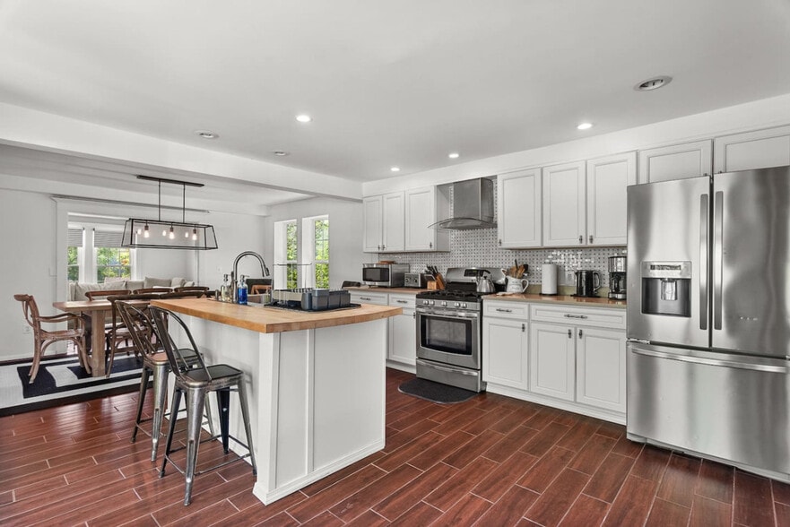 Building Photo - 1104 Crowe Rd