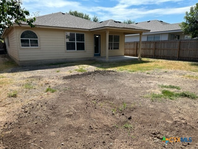 Building Photo - 221 Roadrunner Ave