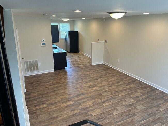 Building Photo - 4820 Midline Rd