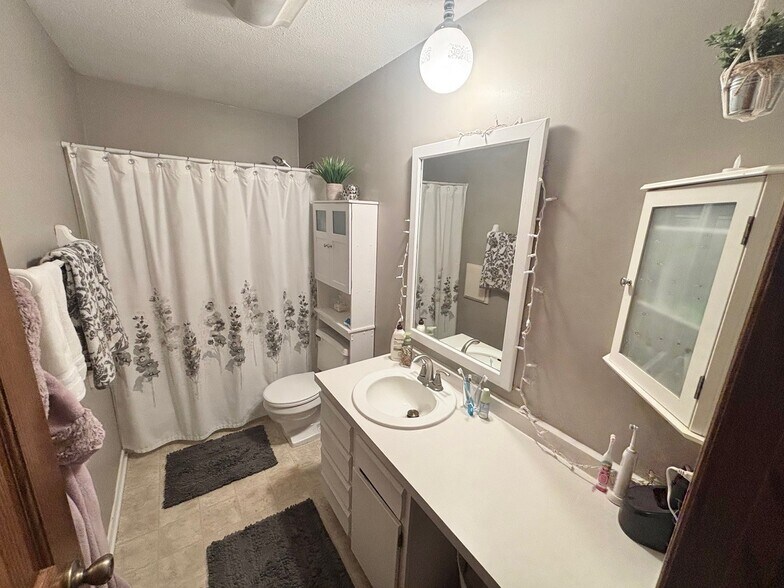 Building Photo - 13685 Harwell Path