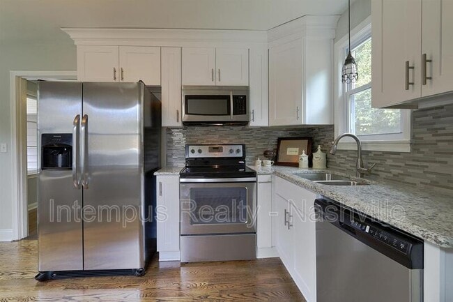 Building Photo - 98 Oriel Ave