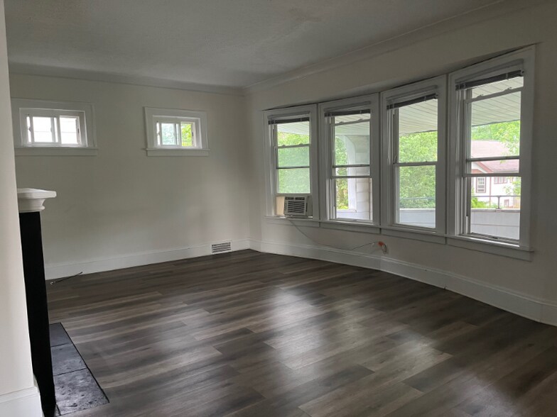Building Photo - 3265 E Overlook Rd