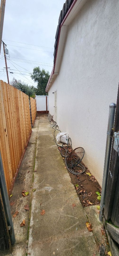 Building Photo - Updated Fair Oaks Beauty!