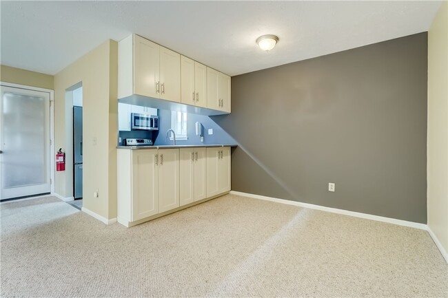 Building Photo - 584 Eastbrooke Ln