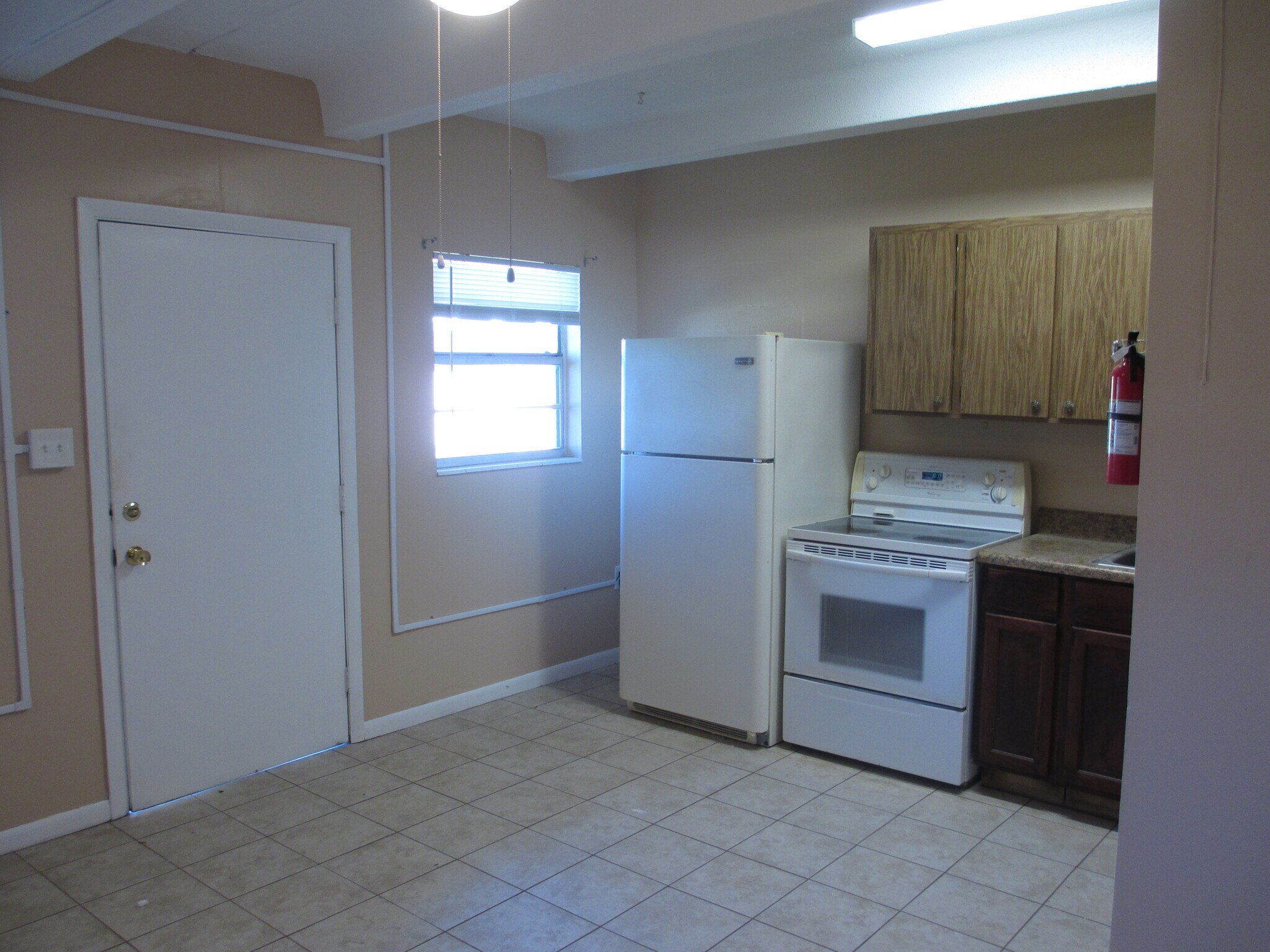 Building Photo - 1713 Dixon Blvd