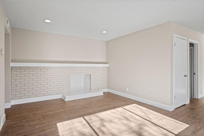 Building Photo - UPDATED DUPLEX FOR RENT IN CITRUS HEIGHTS, CA