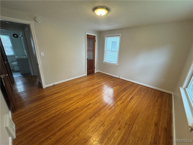 Building Photo - 45 Argyle Ave