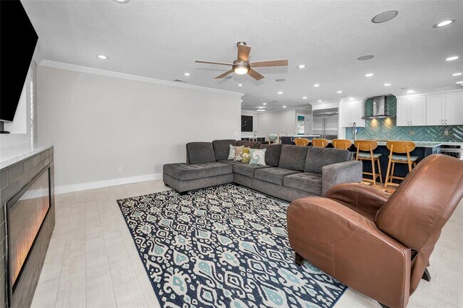 Building Photo - 804 Bay Point Dr