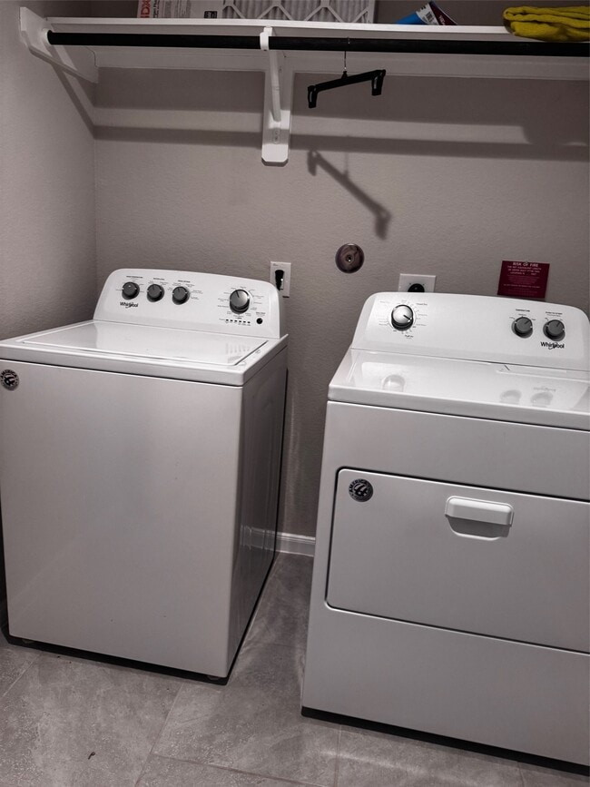 Building Photo - 5515 Russett Bay Ct