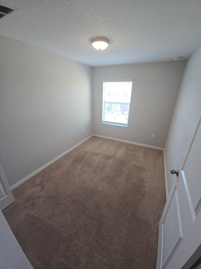 Building Photo - Town House 3/2.5 in Riverview