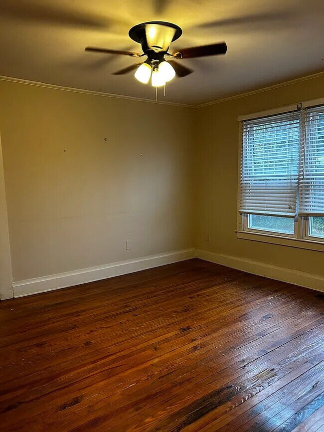 Building Photo - 2 Bedroom 2 Bathroom