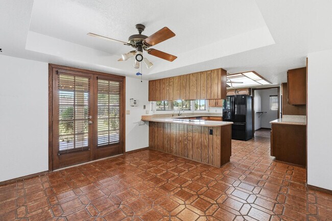 Building Photo - 1003 E Calle Monte Vista