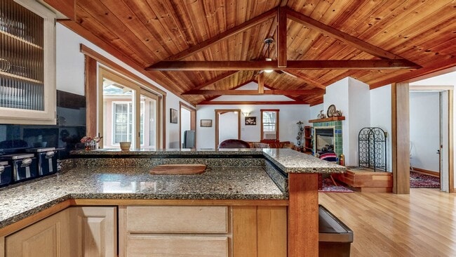 Building Photo - 1250 Bentley Dr