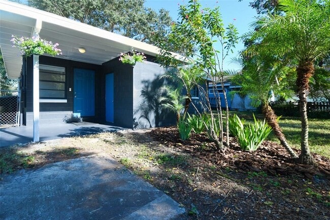 Building Photo - 336 Bunker Pl