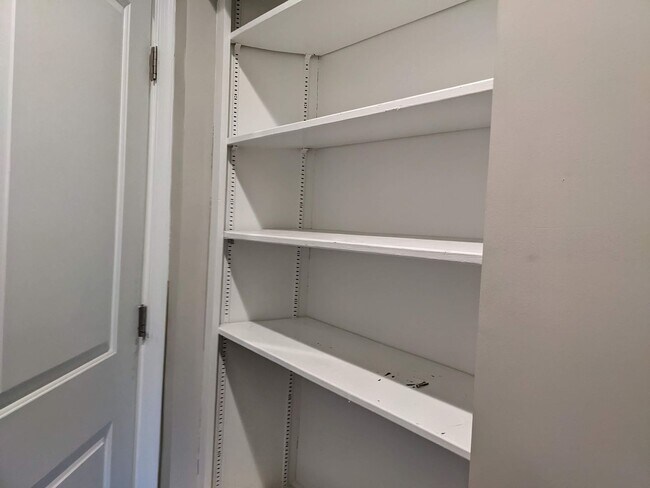 Building Photo - 153 Main St