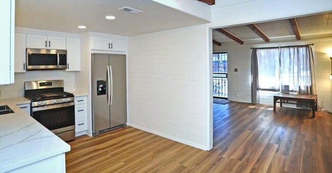 Building Photo - Ranch Style home in the Garden District