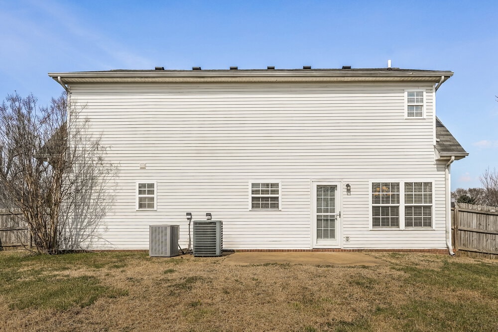 Building Photo - 2209 Dewey Dr